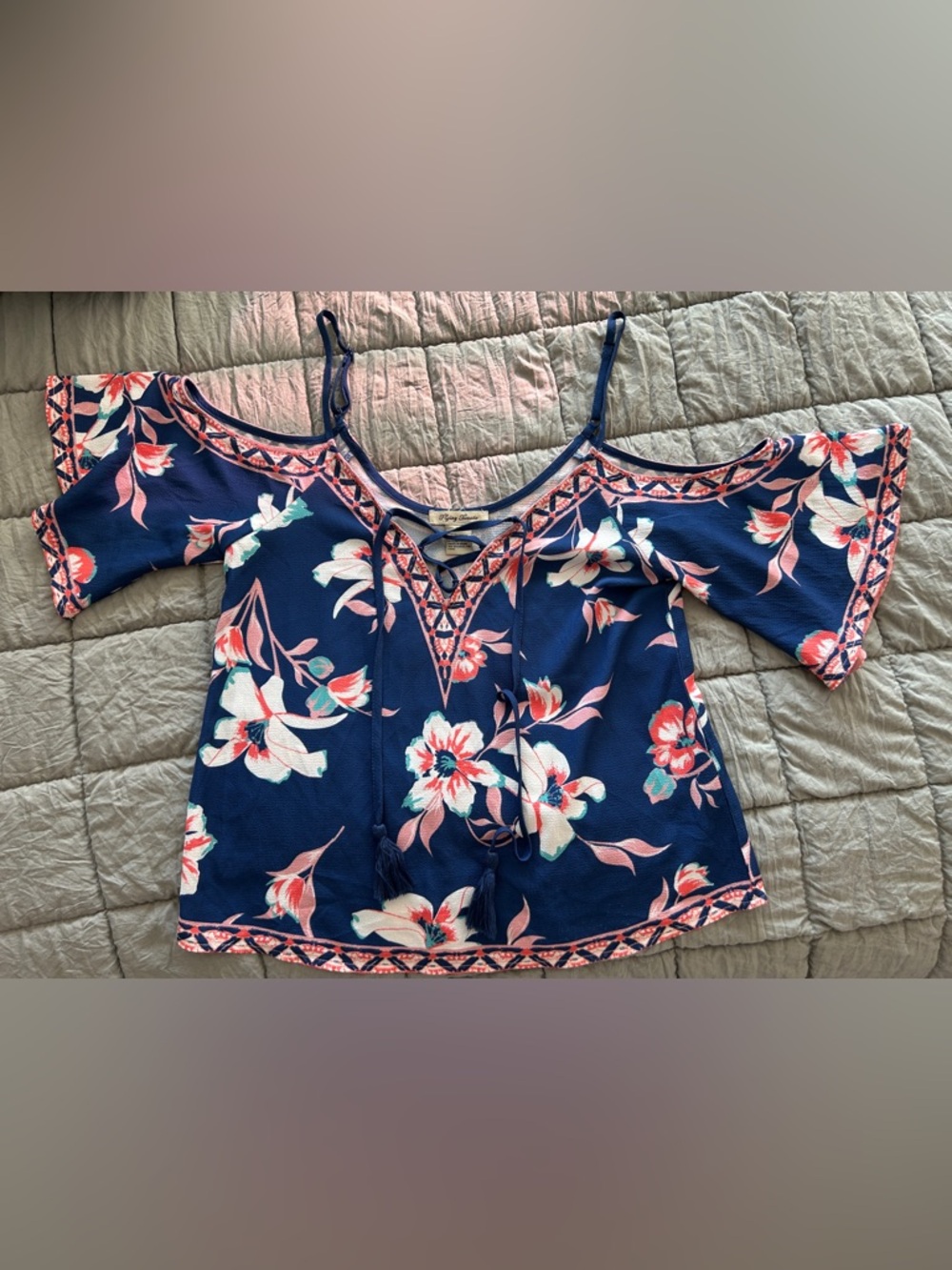 Off-the shoulder tank top